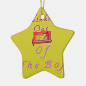 Ik denk uit de doos. keramisch ornament (Links)