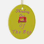 Ik denk uit de doos. keramisch ornament (Rechts)