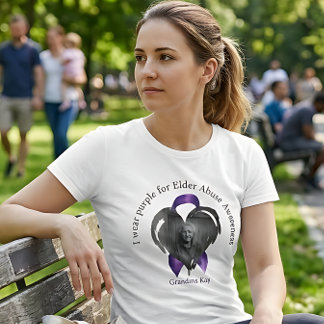 Ik Draag Paars voor Foto tegen Ouderenmishandeling T-shirt