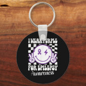 Ik Draag Paarse voor Epilepsy Awareness Smile Face Sleutelhanger (Voorkant)