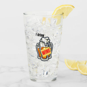 Ik drink wijn.w glas
