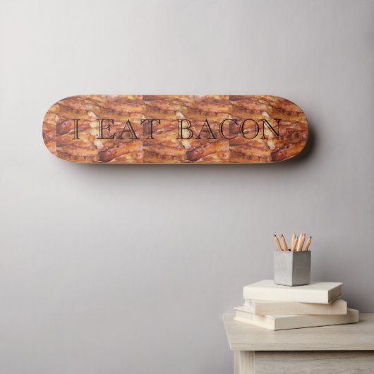 Ik eet Bacon-tekst met achtergrond Skateboard (Muurkunst (Horizontaal))