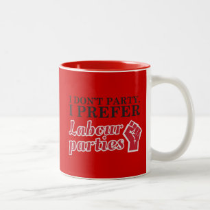 Ik feest niet. Ik geef de voorkeur aan arbeidsfees Tweekleurige Koffiemok