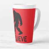 Ik geloof in Bigfoot Latte Mok (Rechterhoek)