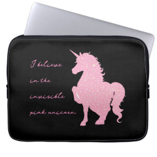 Ik geloof in de onzichtbare roze eenhoorn. laptop sleeve