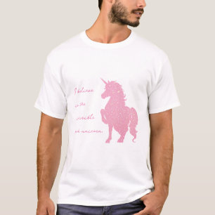 Ik geloof in de onzichtbare roze eenhoorn. t-shirt