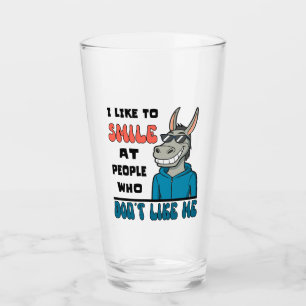 Ik glimlach graag naar mensen met een sarcastisch glas