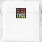 Ik haat en hou van Coding Programmer Gift Vierkante Sticker (Tas)