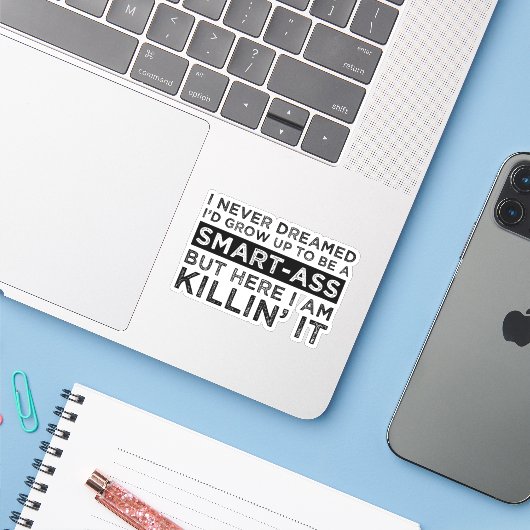 Ik had nooit gedacht dat ik zou opgroeien tot een  sticker (Laptop met iPhone)