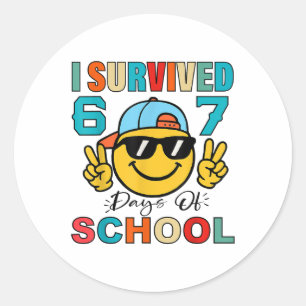 Ik heb 67 dagen school overleefd Grappige 67 meme  Ronde Sticker