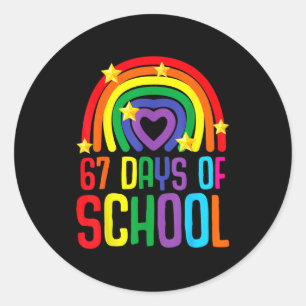 Ik heb 67 dagen school overleefd Grappige meme stu Ronde Sticker