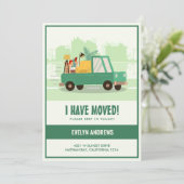 Ik heb groene auto op de weg verplaatst bewegend aankondiging (Staand voorkant)