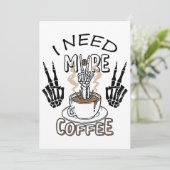 Ik heb meer koffie nodig shirt Aesthetic kleding K Kaart (Staand voorkant)