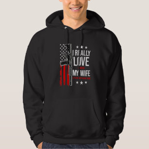 Ik hou echt ervan als mijn vrouw me meer geweren l hoodie