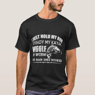 Ik hou mijn hengel stil, mijn kayak wiebelt met mi t-shirt