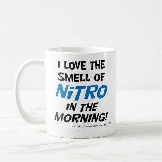 Ik hou van de geur van nitro in de mok 's ochtends