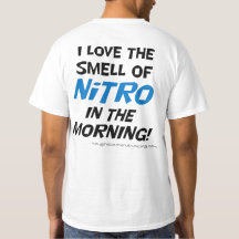 Ik hou van de nitro-geur in het T-shirt in de ocht