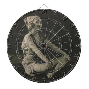 Ik hou van een arme meid meisje zitten cross benen dartbord