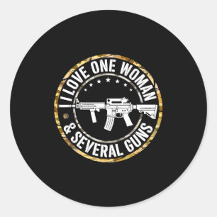 Ik hou van één vrouw & verschillende geweren echtg ronde sticker