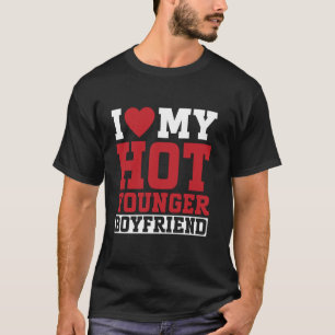 Ik hou van mijn hete jongere vriend Couple vriendi T-shirt