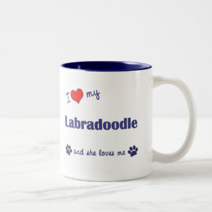 Ik hou van mijn labradoedel (Vrouw Dog) Tweekleurige Koffiemok