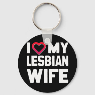 IK HOU VAN MIJN LESBISCHE VROUW - WIT -.png Sleutelhanger