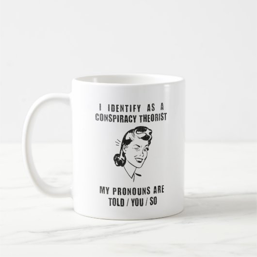 Ik identificeer me als complottheater... koffiemok (Links)
