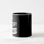 Ik identificeer me als een water tweekleurige koffiemok (Center)