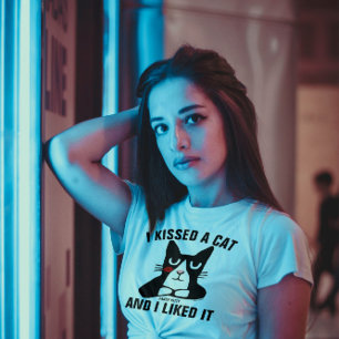 IK KISSEERDE EEN KAT EN IK LIKTE HET, Panda Kat Sh T-shirt