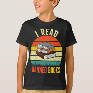 Ik las de verboden boekenretro-literatuurregenboog t-shirt