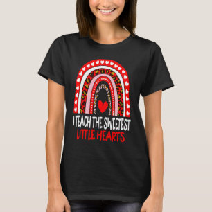 Ik leer de liefste kleine harten regenboog t-shirt