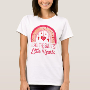 Ik leer de liefste kleine hartenregenboogleraar t-shirt
