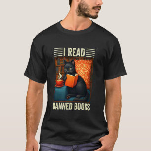 Ik lees verboden boeken Grappige zwarte kat lezer  T-shirt