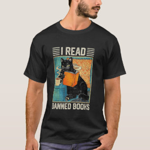 Ik lees verboden boeken Grappige zwarte kat lezer  T-shirt