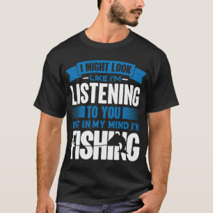 Ik lijk te luisteren, maar in mijn hoofd vis ik t-shirt
