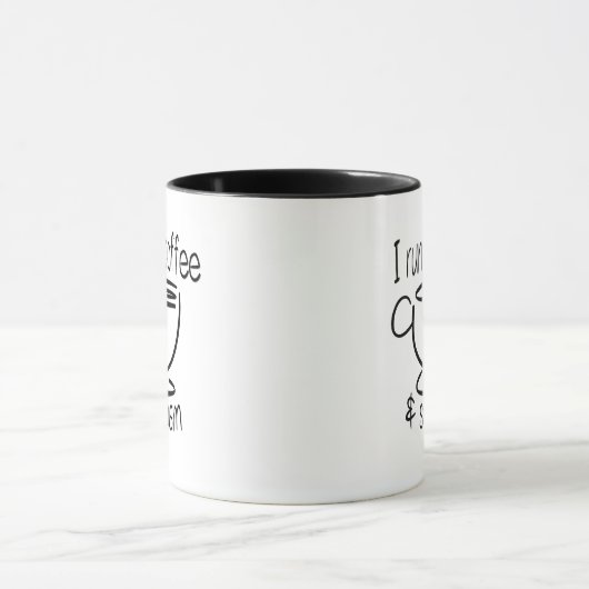 Ik loop op koffie en sarcasme grappig mok (Midden)