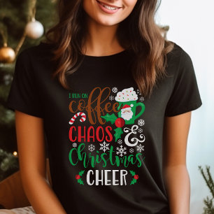 Ik loop op koffiechaos en kerstvreugde t-shirt
