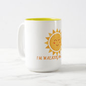 Ik loop op zonneschijn twee Toon. Tweekleurige Koffiemok (Voorkant links)