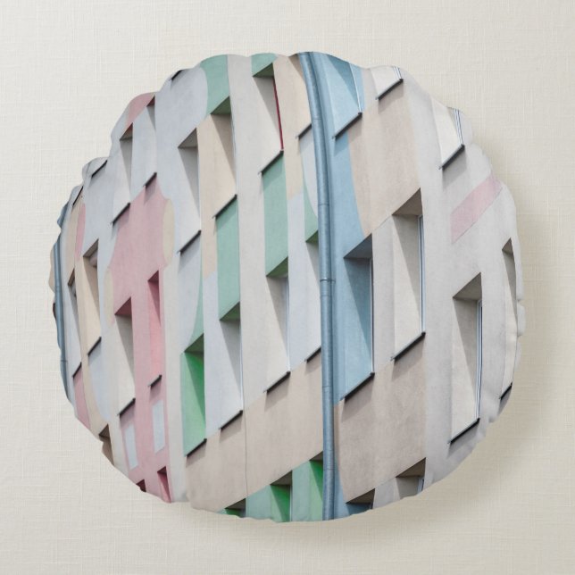 IK MOET DE WINDOWPANEN AFSLUITEN EN DE ROND KUSSEN (Voorkant)