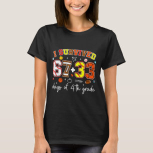 Ik overleefde 67+33 dagen van 4e klas honkbal voet t-shirt