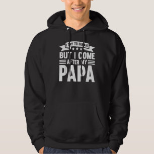 Ik probeer me te gedragen, maar ik kom achter mijn hoodie