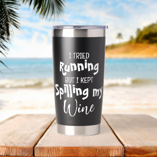 Ik probeerde te rennen, maar bleef mijn wijn grapp geïsoleerde drinkbeker