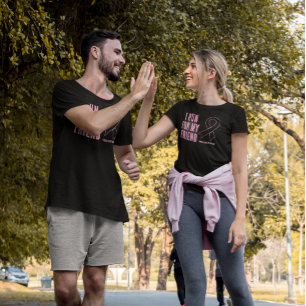 Ik ren voor mijn vriend roze lint T-shirt