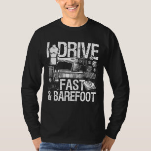 Ik rijd snel & blote voeten naaimachine naaiende n t-shirt