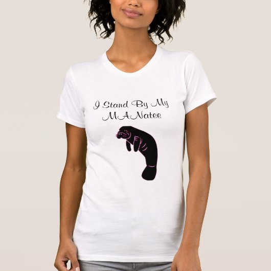 Ik sta bij mijn MANatee Tshirt (Voorkant)