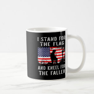 Ik sta voor de vlag en kniel voor de gevallenen koffiemok