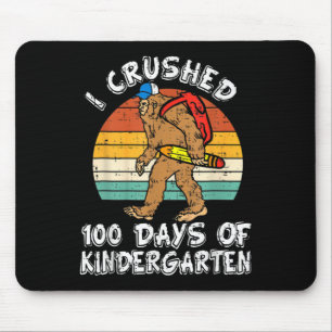 Ik verpletterde 100 dagen kleuterschool Bigfoot 10 Muismat