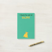 Ik vond de pot met gouden St. Patrick's Day Post-it® Notes (Op bureau)