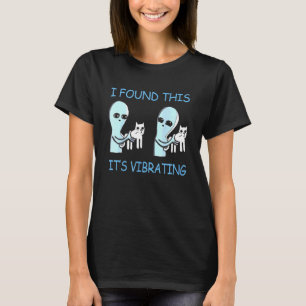 Ik vond dit zijn trillende Aliens Cats T-shirt