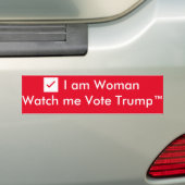 ✔️ ik vrouw ben... kijk hoe ik op Trump™ stem Bumpersticker (Op auto)